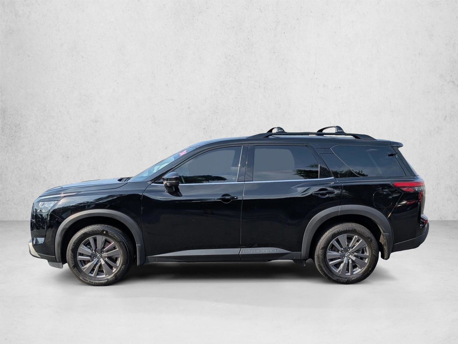 Used 2024 Nissan Pathfinder SV w/ SV Premium Package FWD image 9
