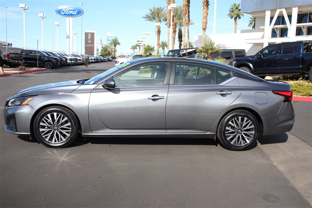 Used 2023 Nissan Altima 2.5 SV image 4