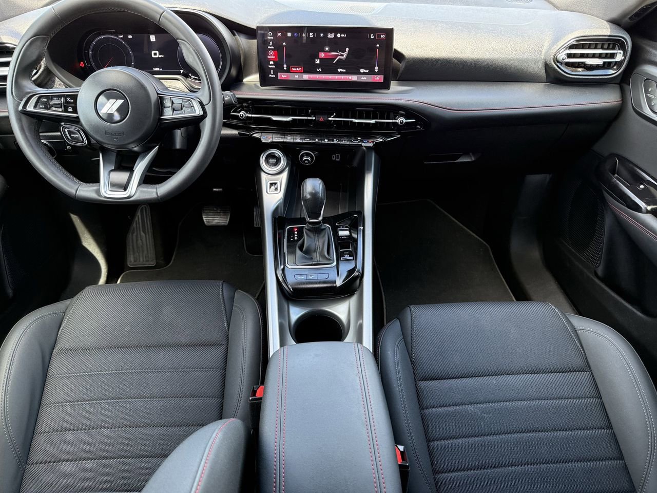 Used 2023 Dodge Hornet GT w/ GT Blacktop Package image 10