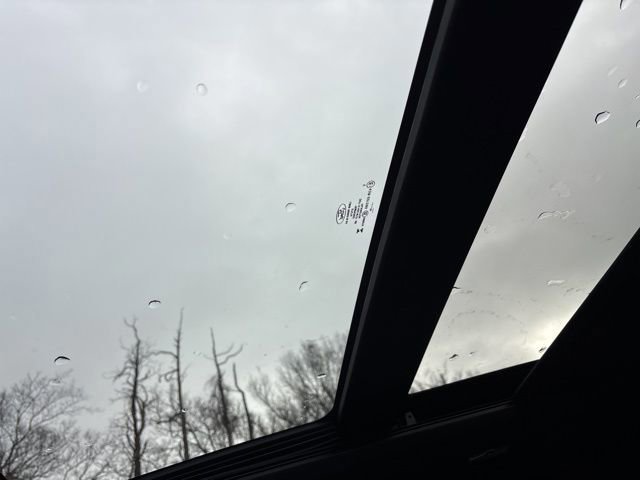 Certified 2024 Ford Explorer ST-Line w/ Class IV Trailer Tow Package image 15