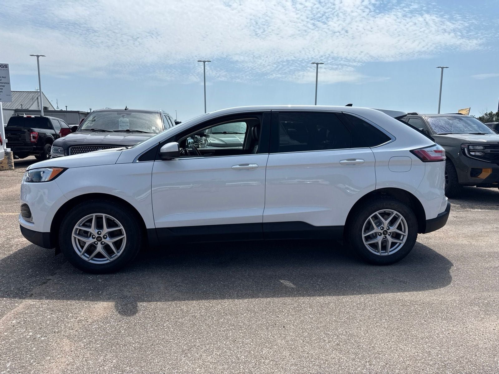 Certified 2023 Ford Edge SEL w/ Convenience Package AWD/4WD image 8