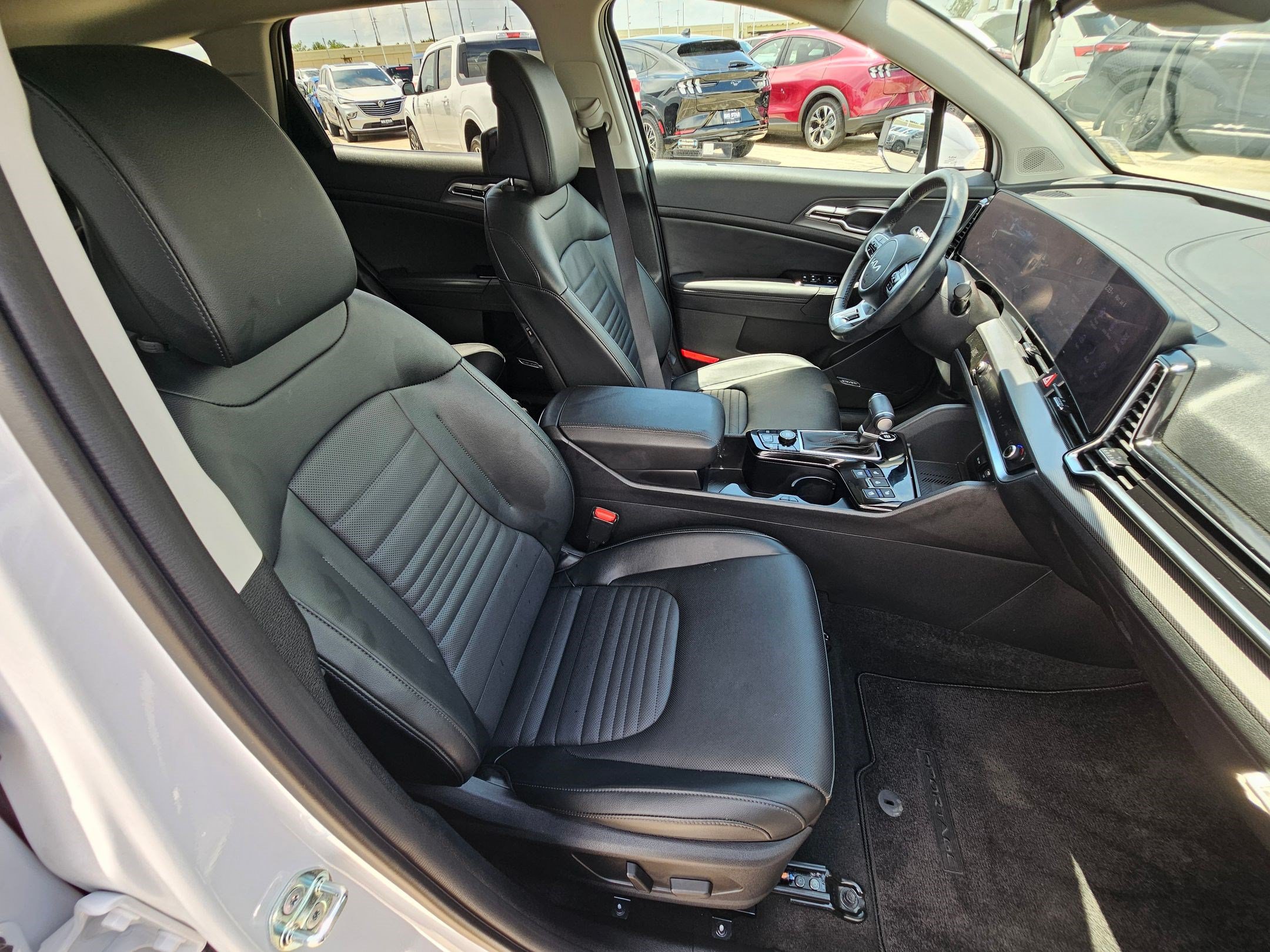 Used 2025 Kia Sportage SX FWD image 31
