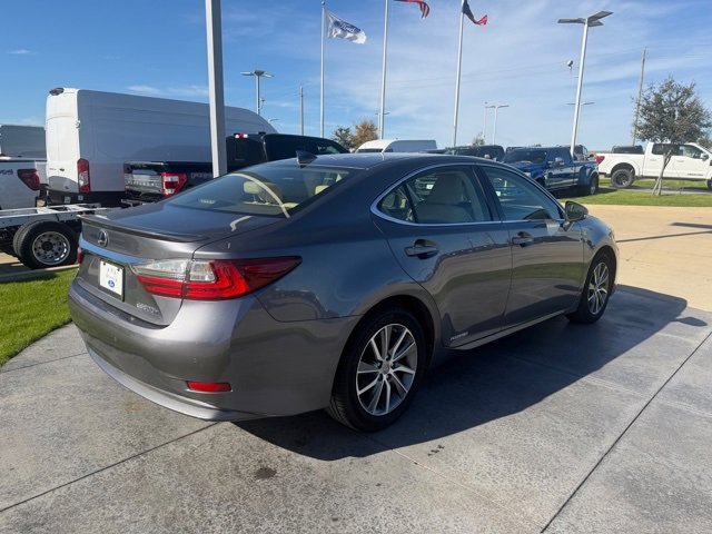 Used 2017 Lexus ES 300h w/ Luxury Package image 7