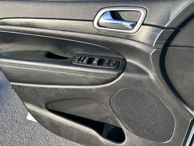 Used 2021 Jeep Grand Cherokee Laredo X AWD/4WD image 23