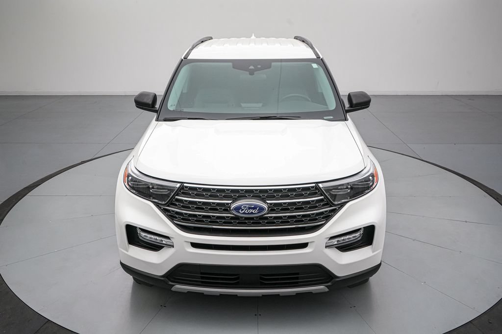 Certified 2024 Ford Explorer XLT w/ Equipment Group 202A AWD/4WD image 9