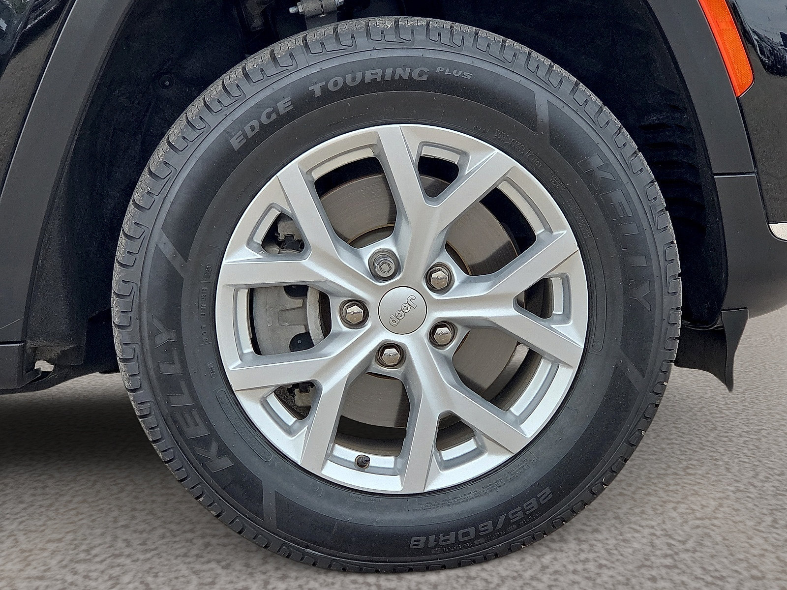 Used 2023 Jeep Grand Cherokee L Limited AWD/4WD image 7