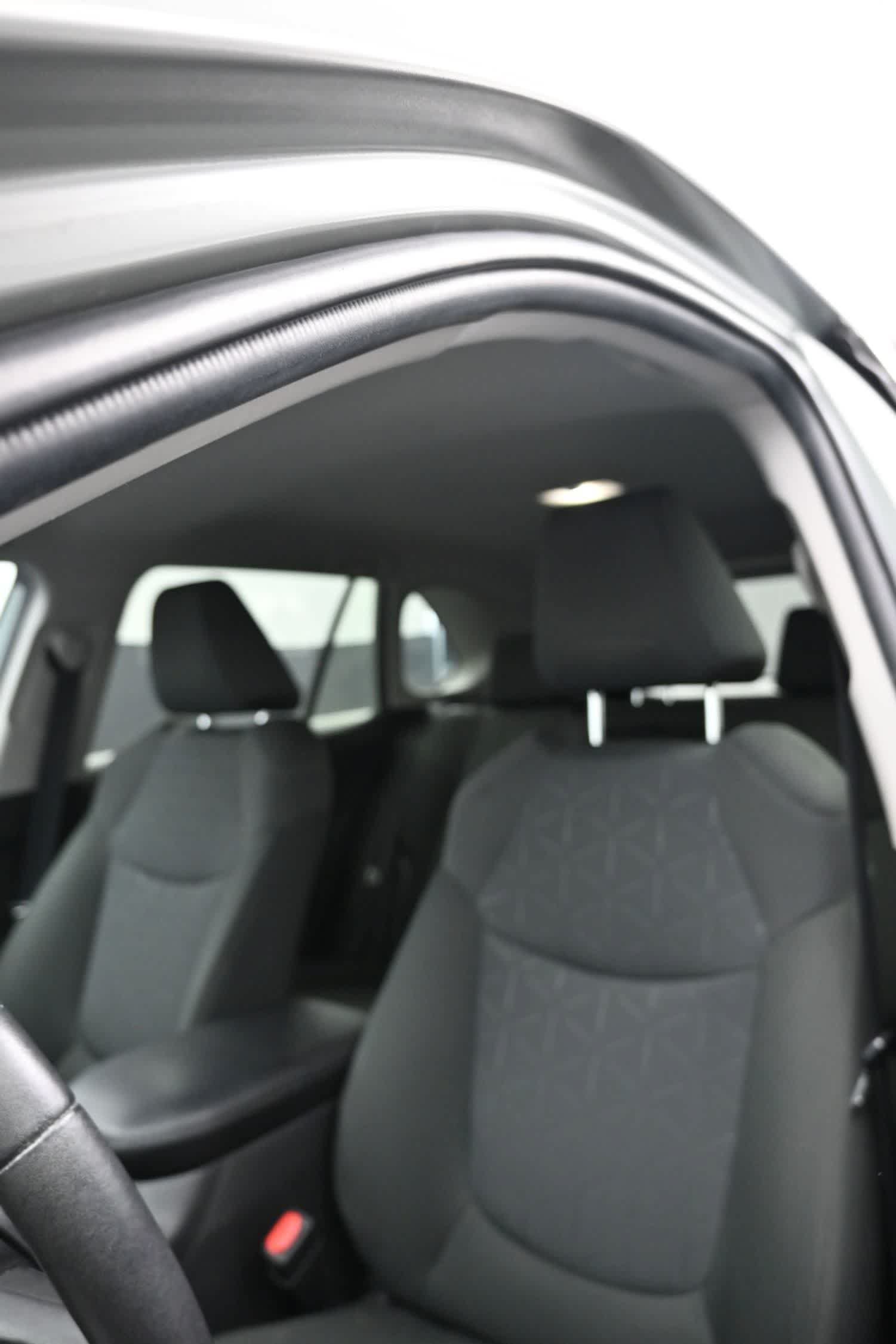 Used 2022 Toyota RAV4 XLE w/ XLE Grade Weather Package AWD/4WD image 16
