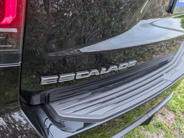 Used 2024 Cadillac Escalade Premium Luxury image 9