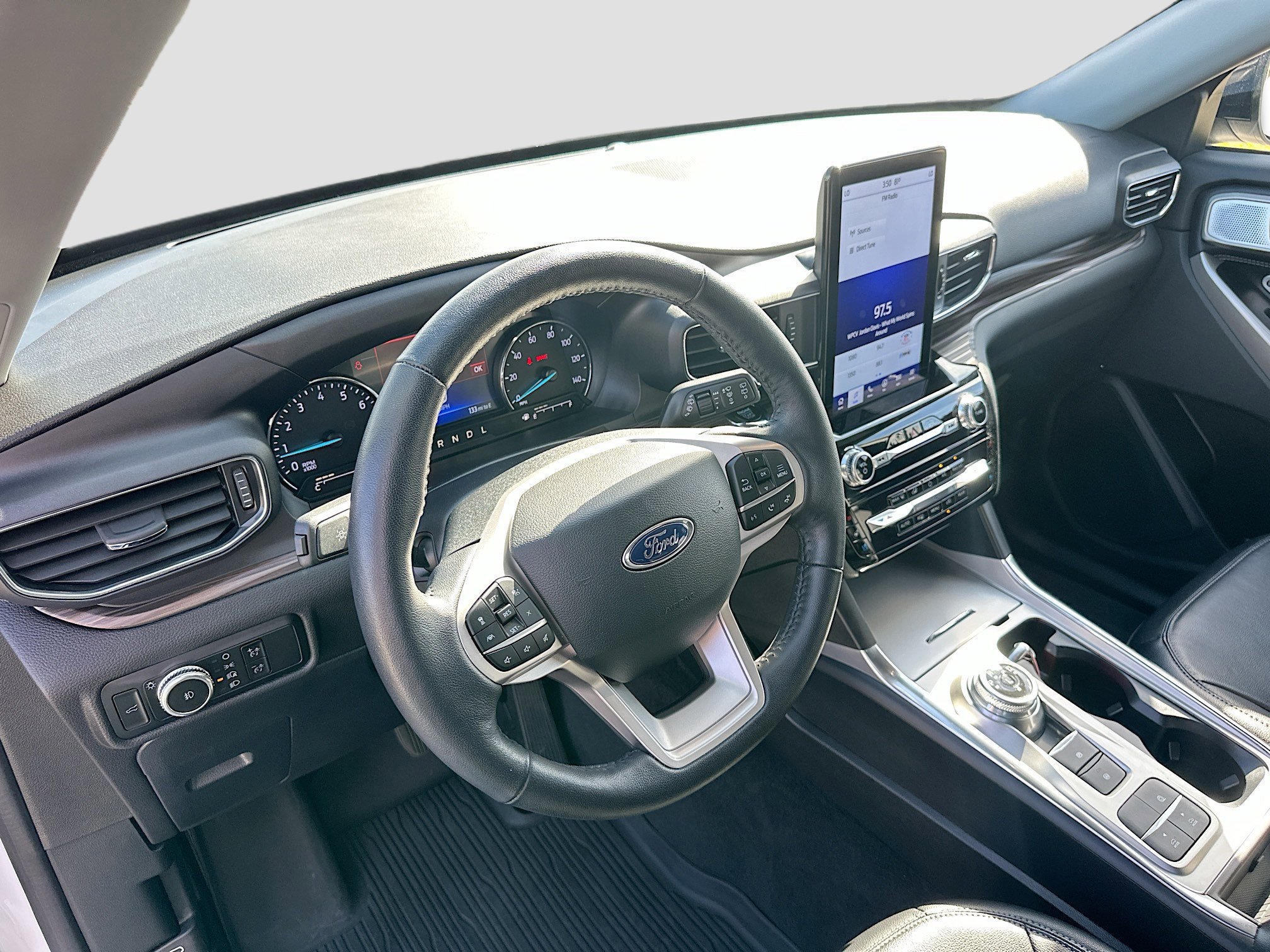 Certified 2022 Ford Explorer Limited w/ Limited Technology Package image 9