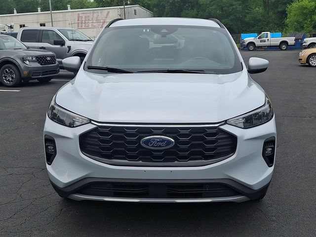 Certified 2025 Ford Escape ST-Line Select AWD/4WD image 3