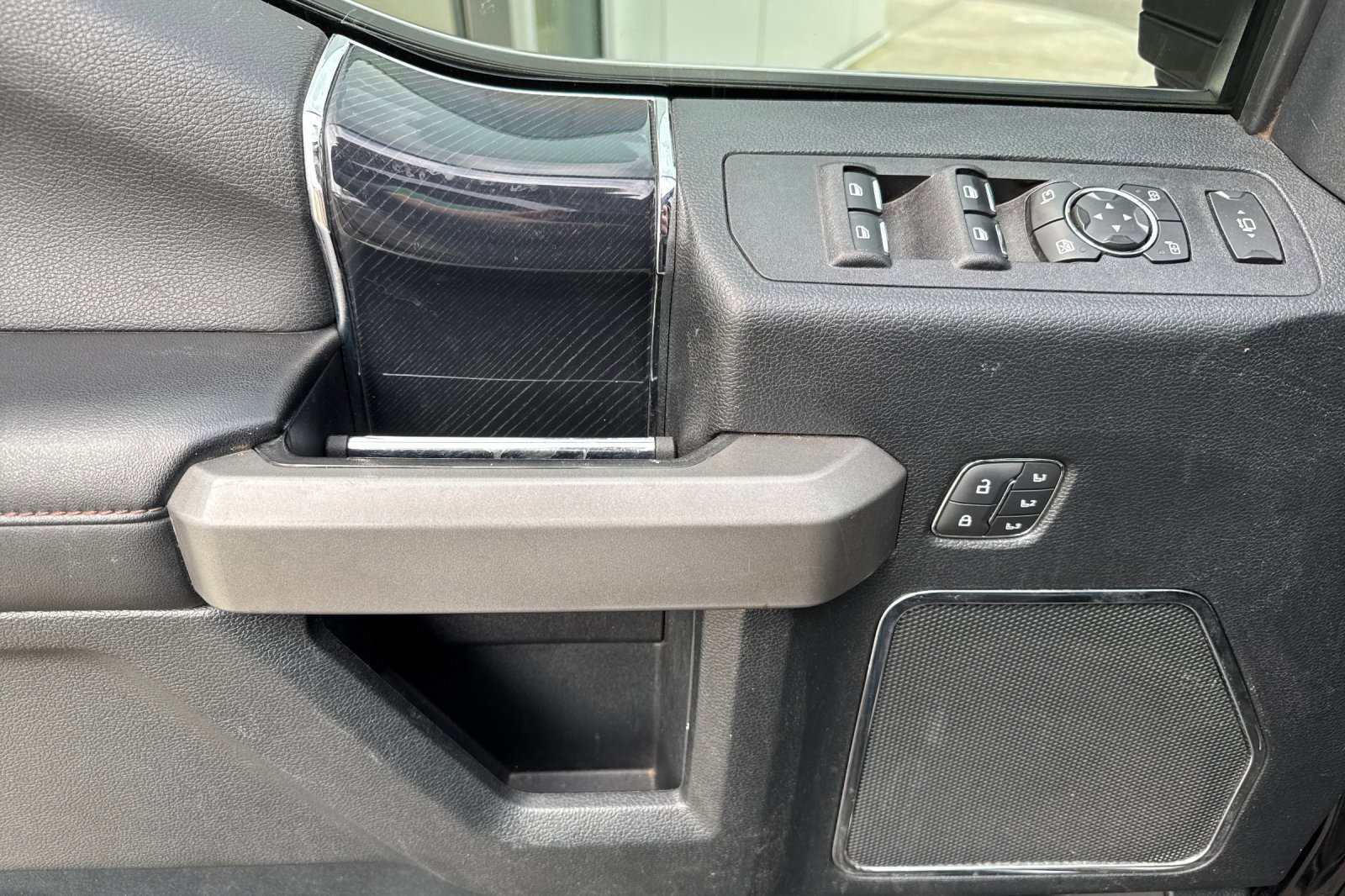 Certified 2021 Ford F250 Platinum w/ FX4 Off-Road Package image 11