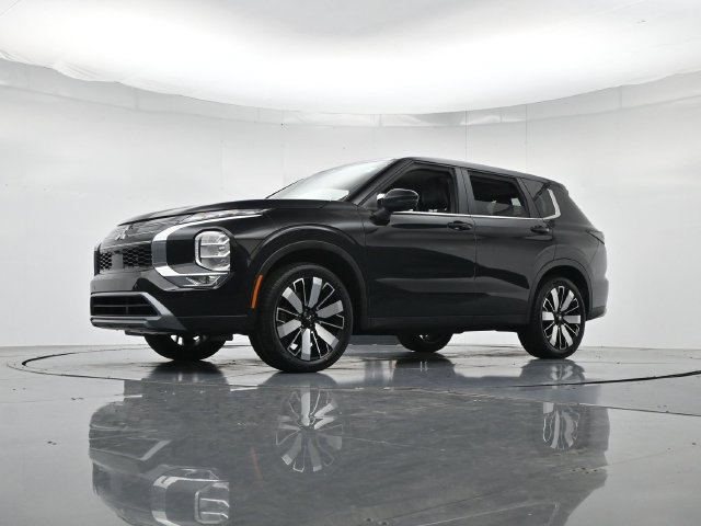 Used 2025 Mitsubishi Outlander SE FWD image 39