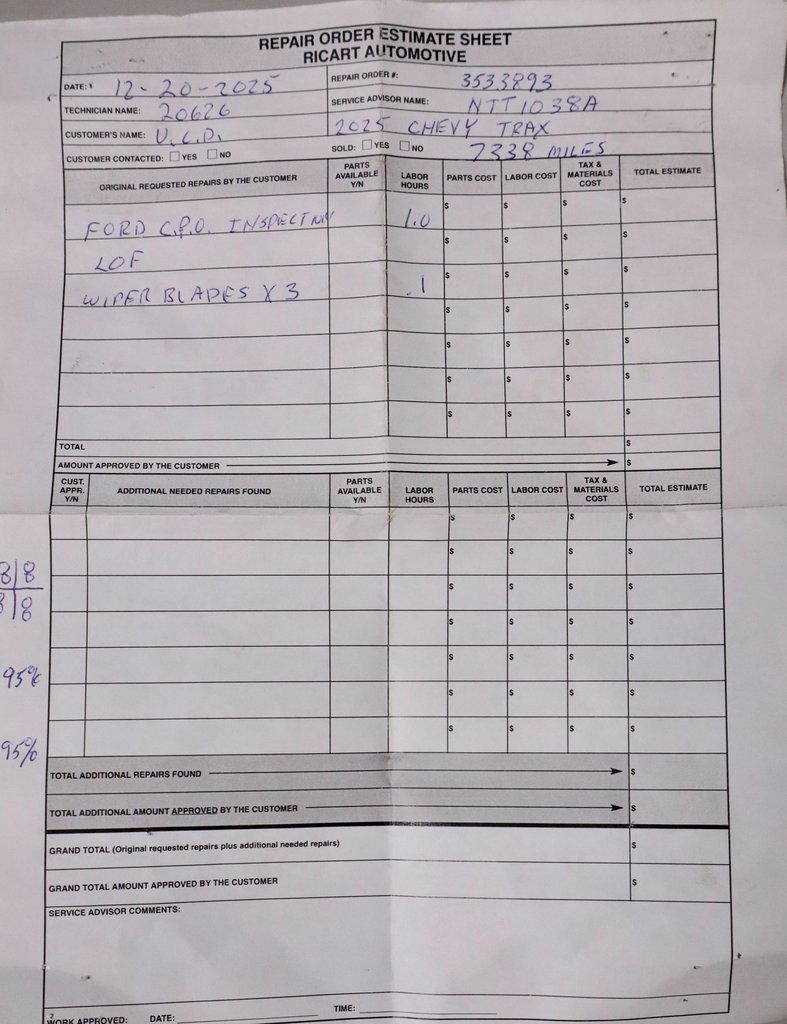 Used 2025 Chevrolet Trax RS w/ Driver Confidence Package image 12