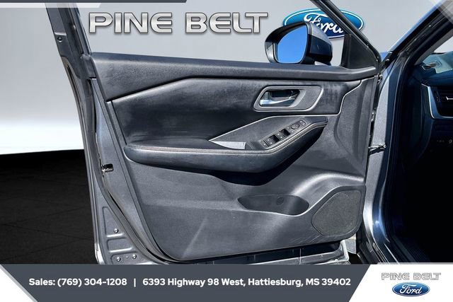 Used 2024 Nissan Rogue SV image 17