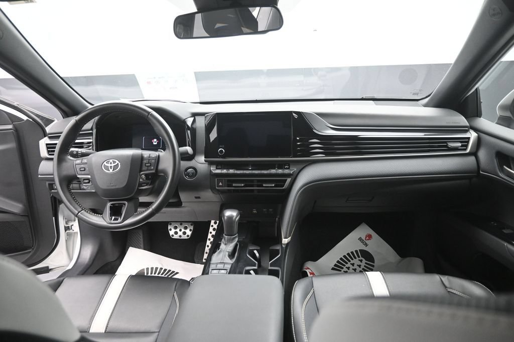 Used 2025 Toyota Camry SE FWD image 12