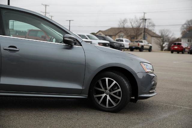 Used 2017 Volkswagen Jetta SE image 11