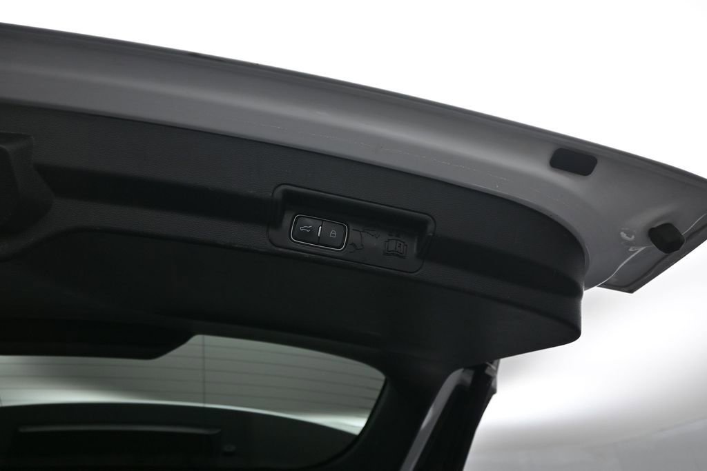 Certified 2021 Ford Explorer XLT RWD image 22