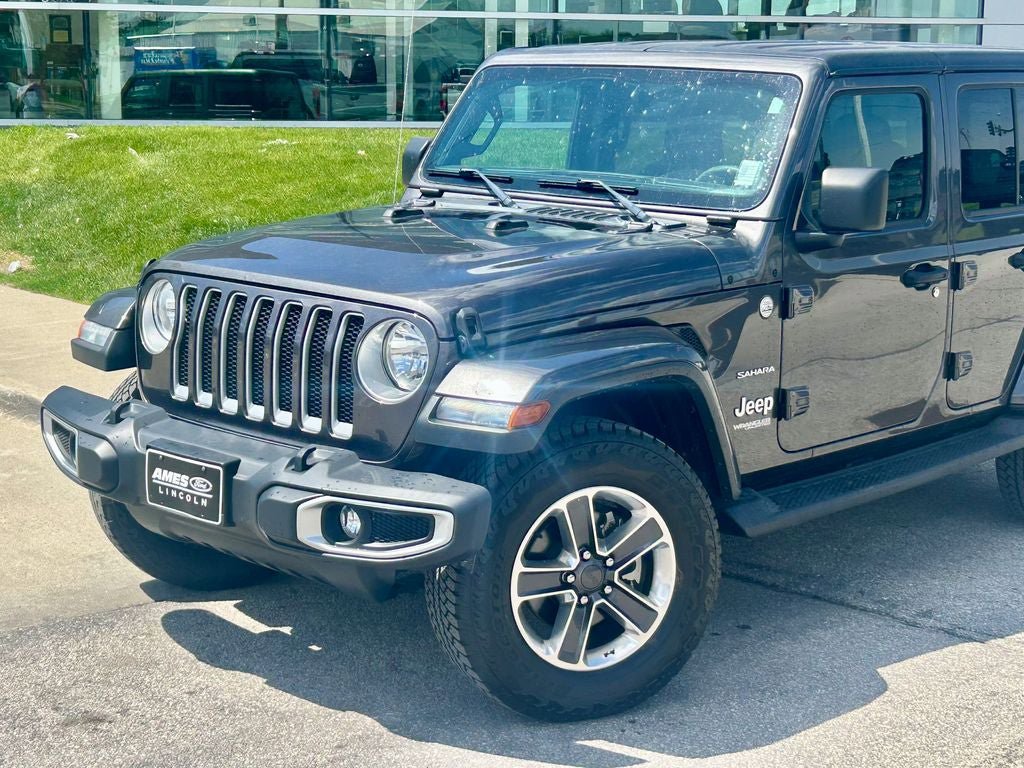 Used 2018 Jeep Wrangler Unlimited Sahara AWD/4WD image 2