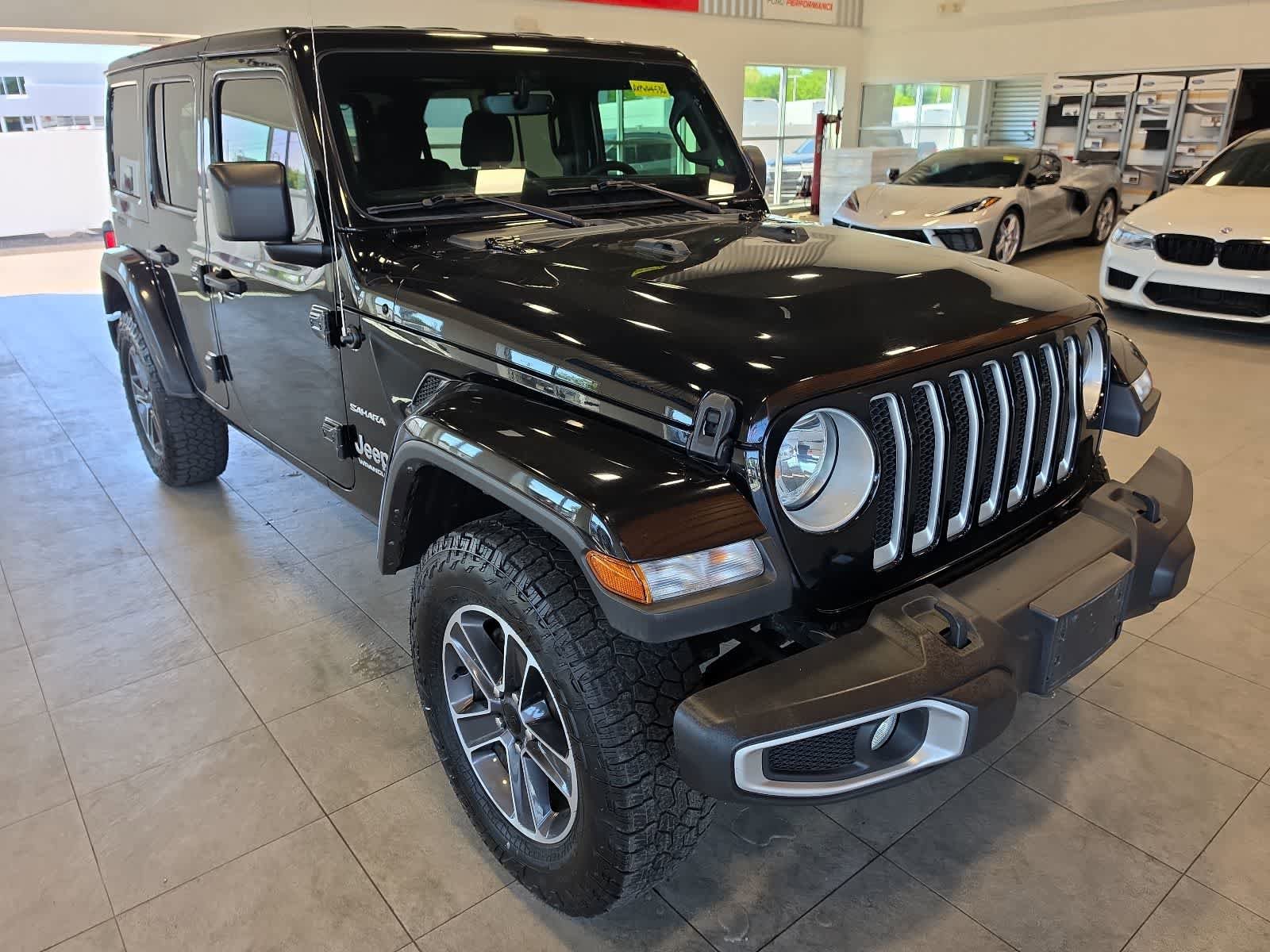 Used 2023 Jeep Wrangler Unlimited Sahara AWD/4WD image 5