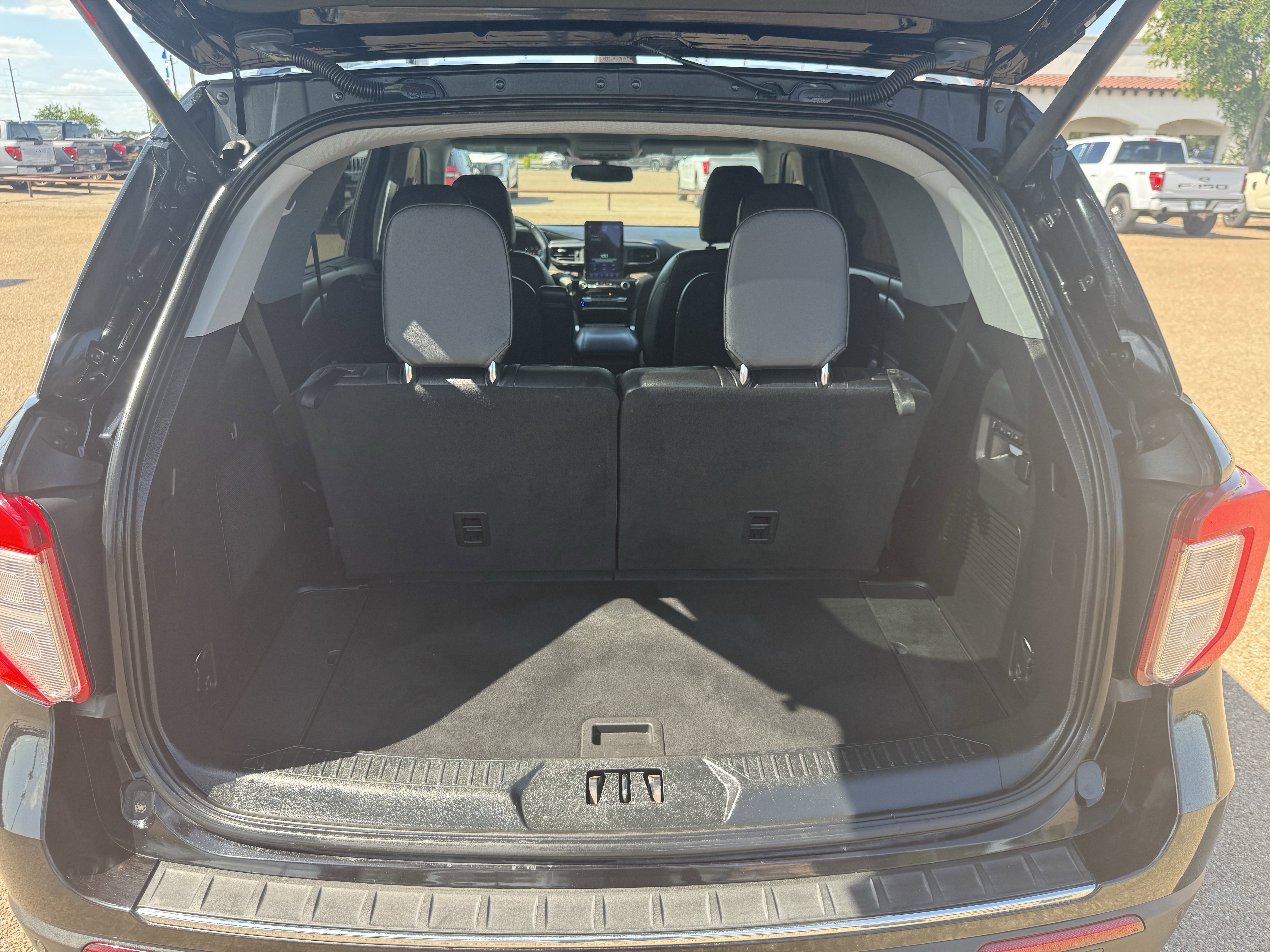 Certified 2022 Ford Explorer Limited w/ Limited Technology Package RWD image 29