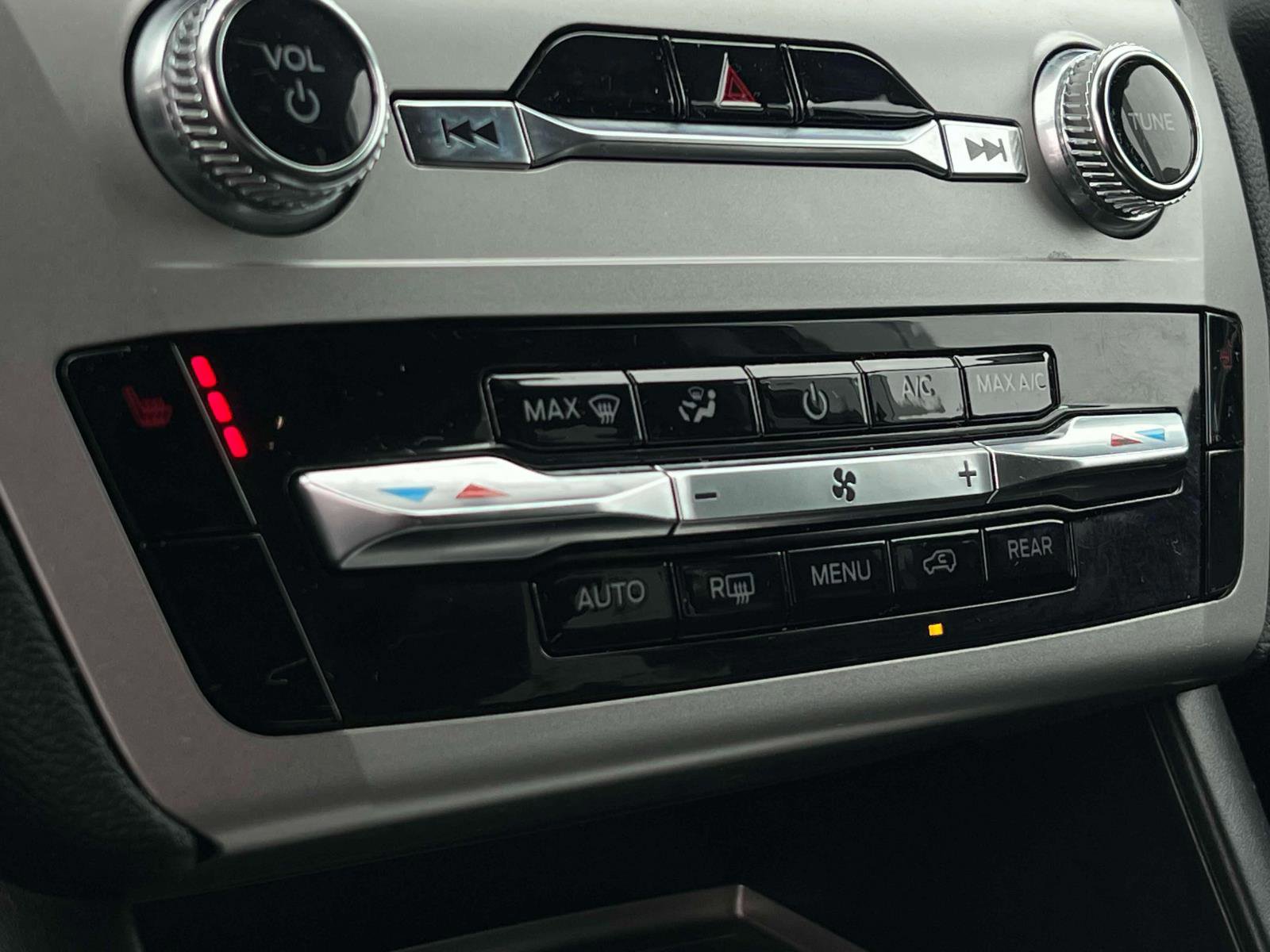 Certified 2022 Ford Explorer XLT image 15