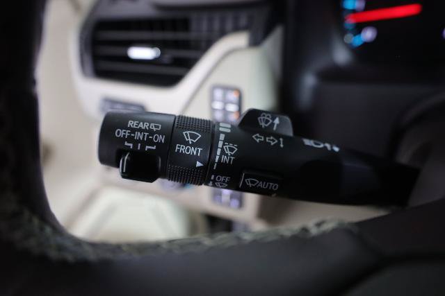 Used 2020 GMC Yukon Denali w/ Denali Premium Package AWD/4WD image 16