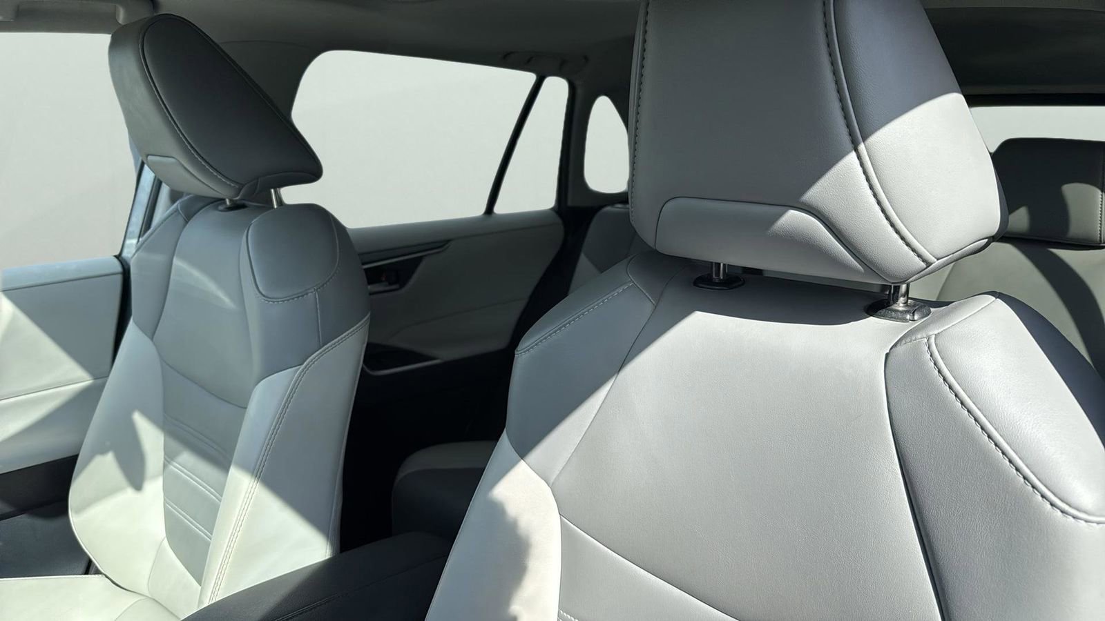 Used 2019 Toyota RAV4 XLE Premium image 9