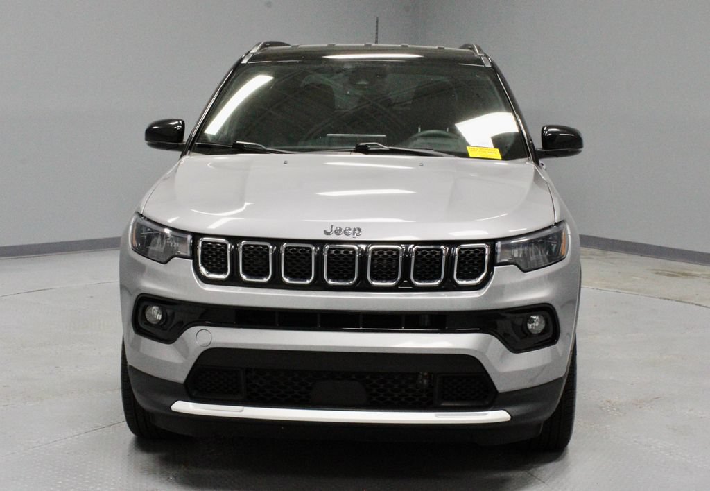 Used 2023 Jeep Compass Limited AWD/4WD image 6