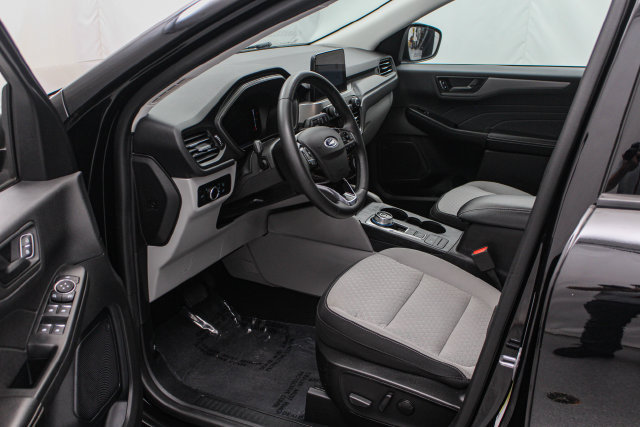 Certified 2023 Ford Escape Active AWD/4WD image 9