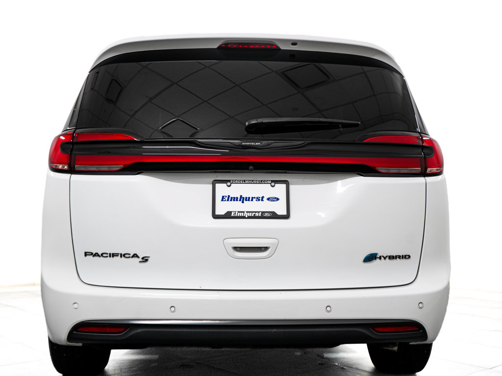 Used 2023 Chrysler Pacifica Limited w/ S Appearance Package FWD image 6