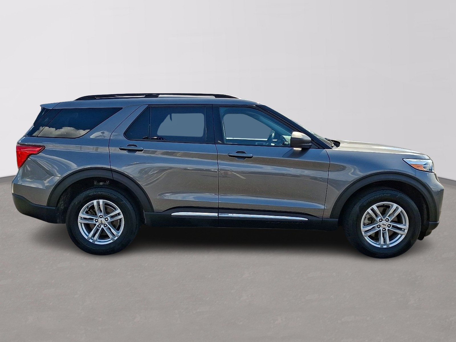 Certified 2023 Ford Explorer XLT AWD/4WD image 7