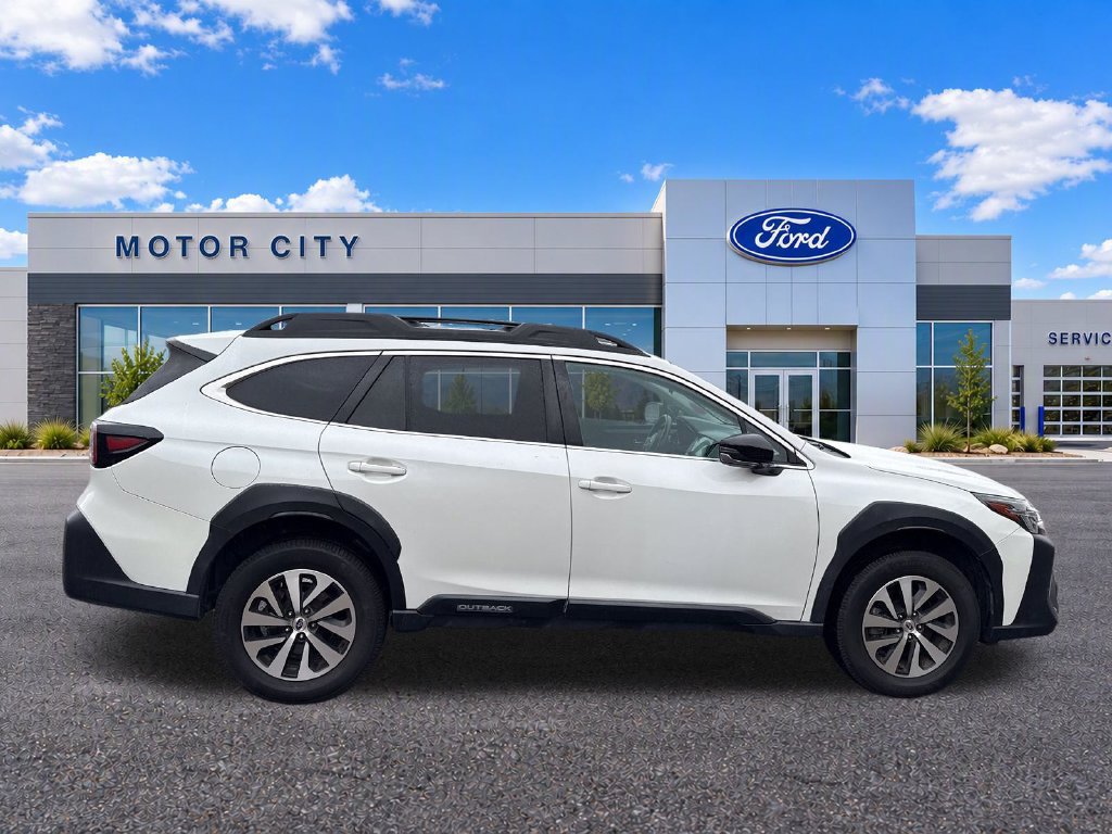 Used 2023 Subaru Outback Premium AWD/4WD image 8
