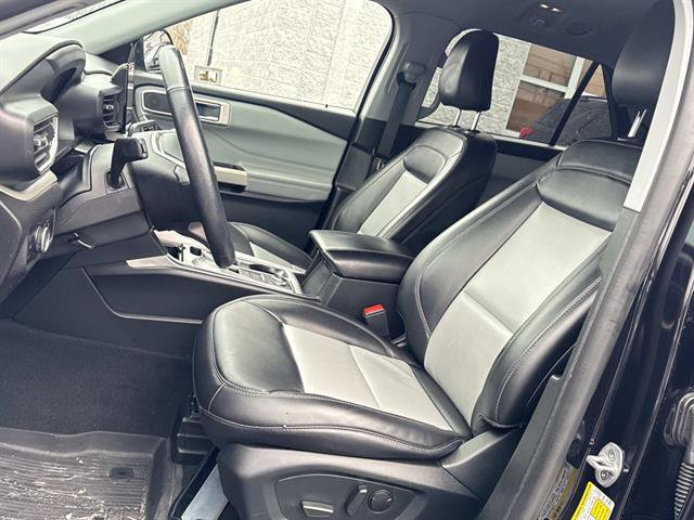 Certified 2023 Ford Explorer XLT w/ Equipment Group 202A image 27