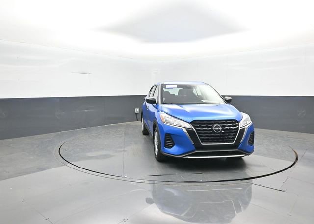 Used 2023 Nissan Kicks S FWD image 2