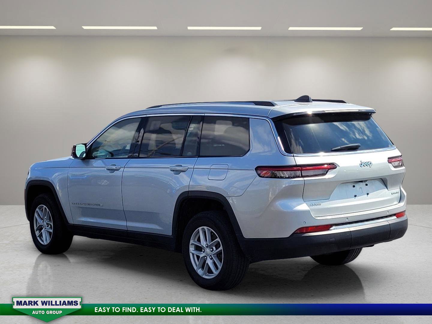 Used 2024 Jeep Grand Cherokee L Laredo image 6