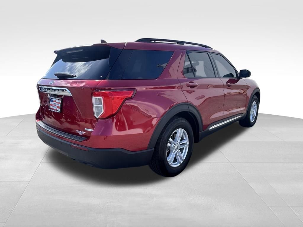 Certified 2020 Ford Explorer XLT image 3