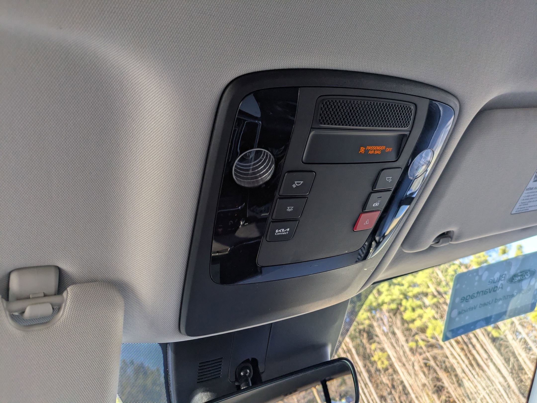 Used 2024 Kia Carnival EX image 24