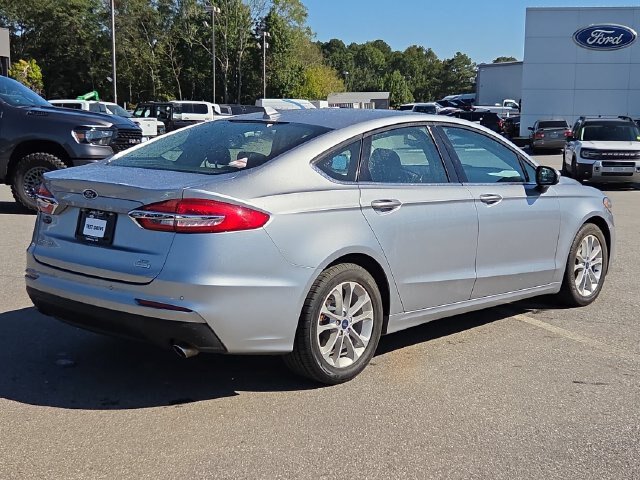 Certified 2020 Ford Fusion SE FWD image 3