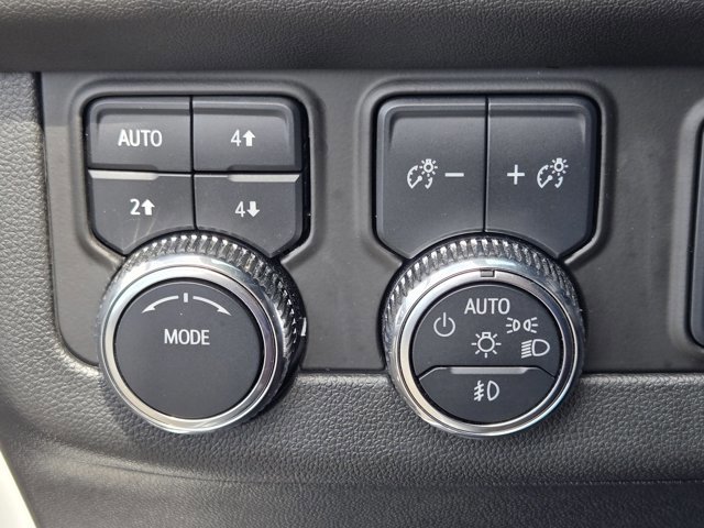 Used 2024 GMC Yukon AT4 w/ Technology Package AWD/4WD image 20