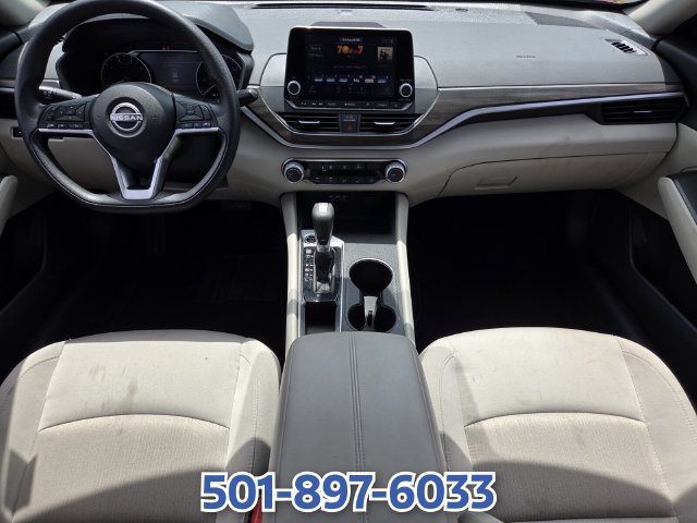 Used 2025 Nissan Altima 2.5 SV FWD image 12