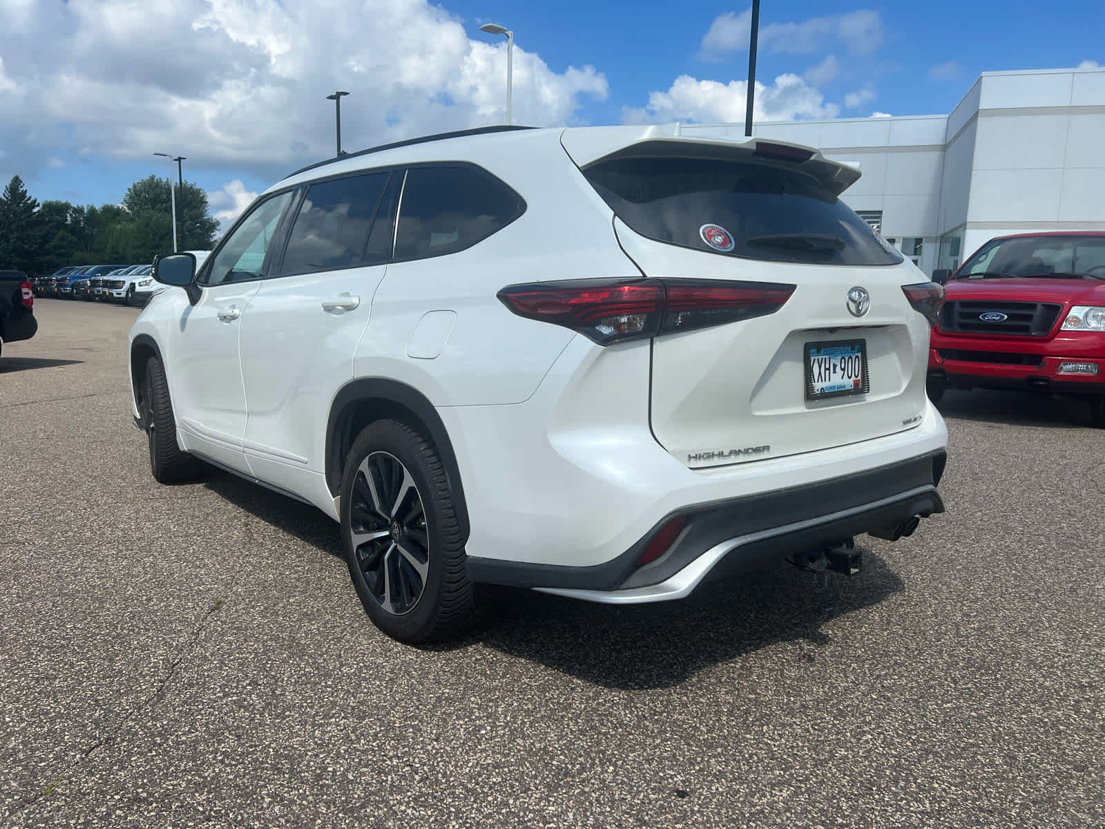 Used 2021 Toyota Highlander XSE image 3