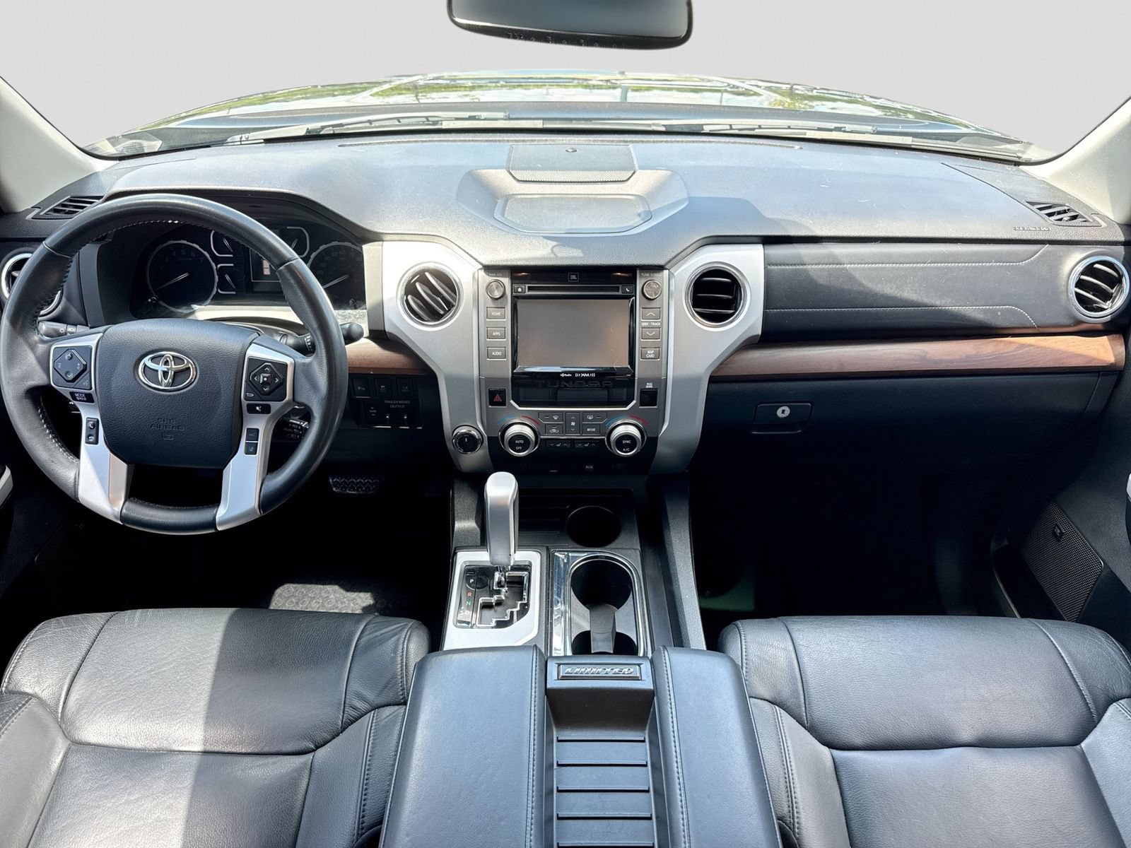 Used 2019 Toyota Tundra Limited w/ Limited Premium Package AWD/4WD image 19