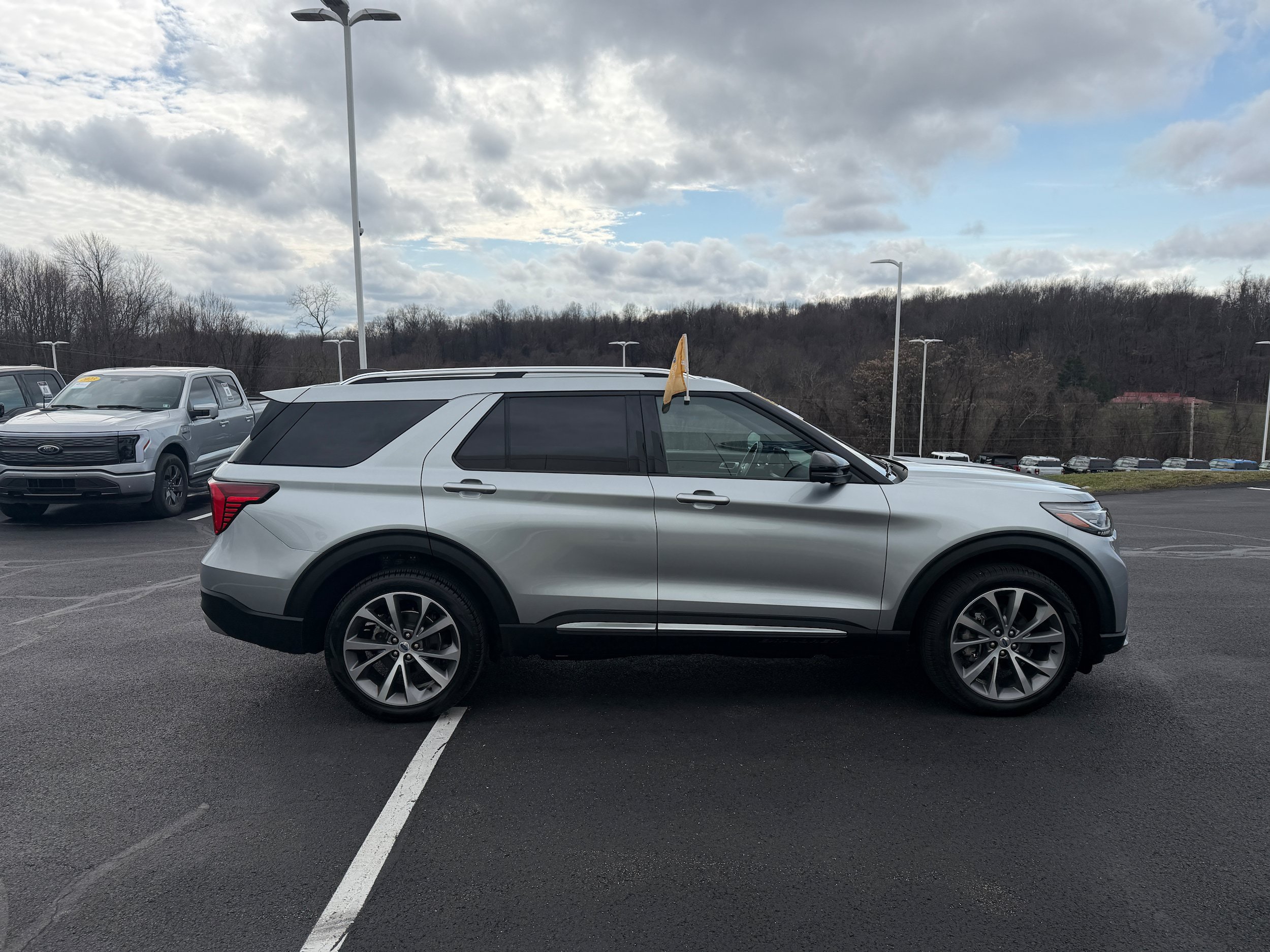 Certified 2025 Ford Explorer Platinum w/ Ultimate Package AWD/4WD image 4