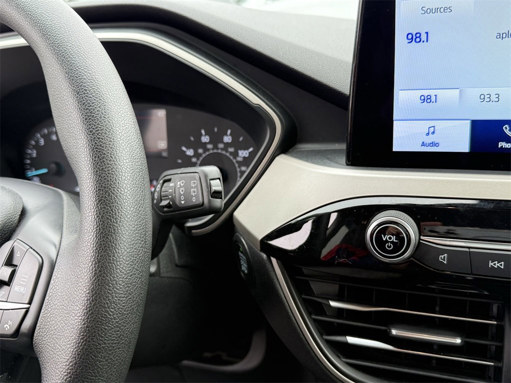 Certified 2022 Ford Escape SE w/ SE Sport Appearance Package image 22