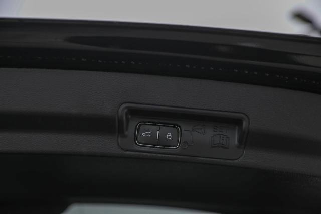 Certified 2022 Ford Explorer ST-Line w/ Class IV Trailer Tow Package image 17