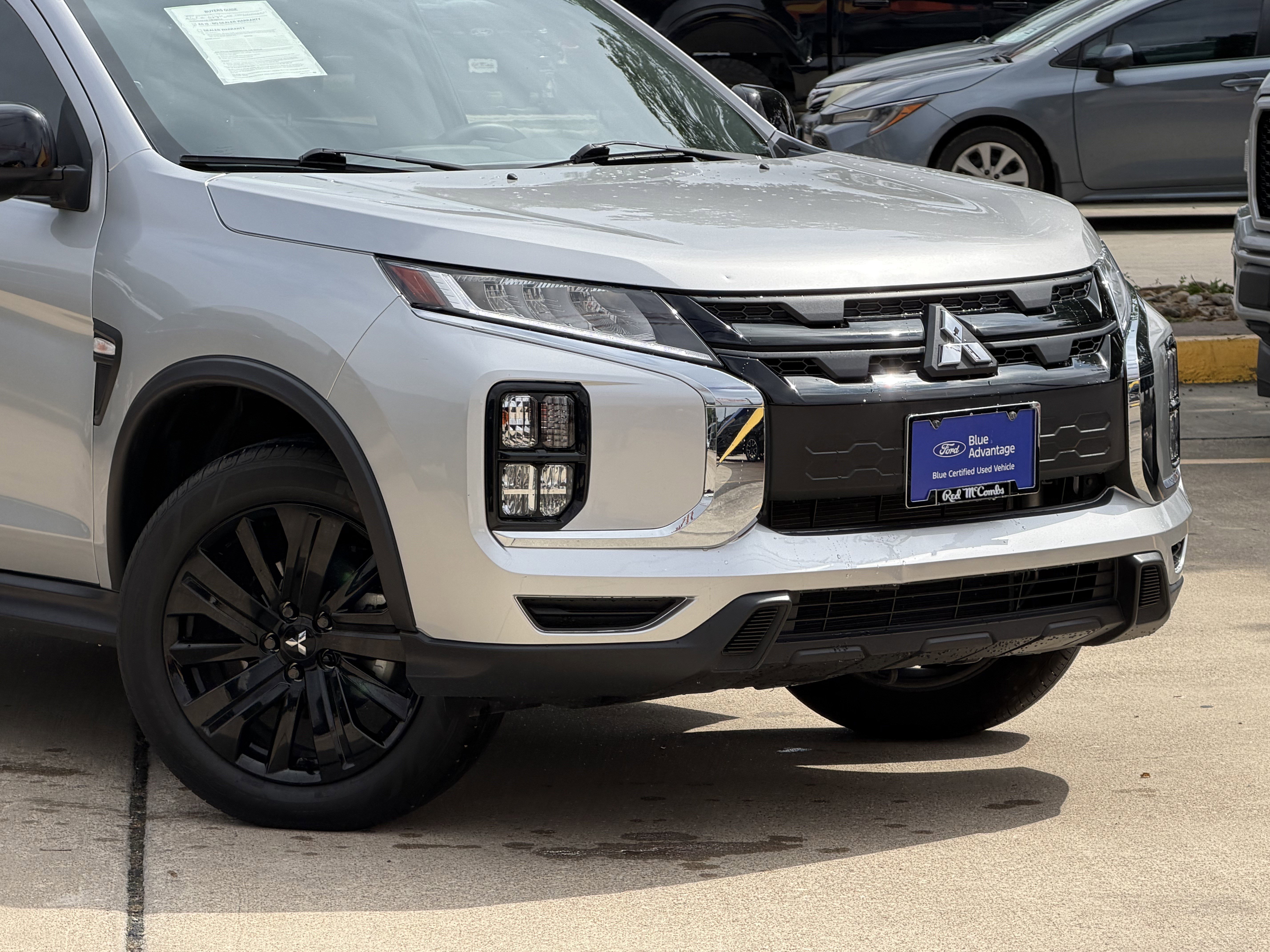 Used 2025 Mitsubishi Outlander Sport LE AWD/4WD image 2