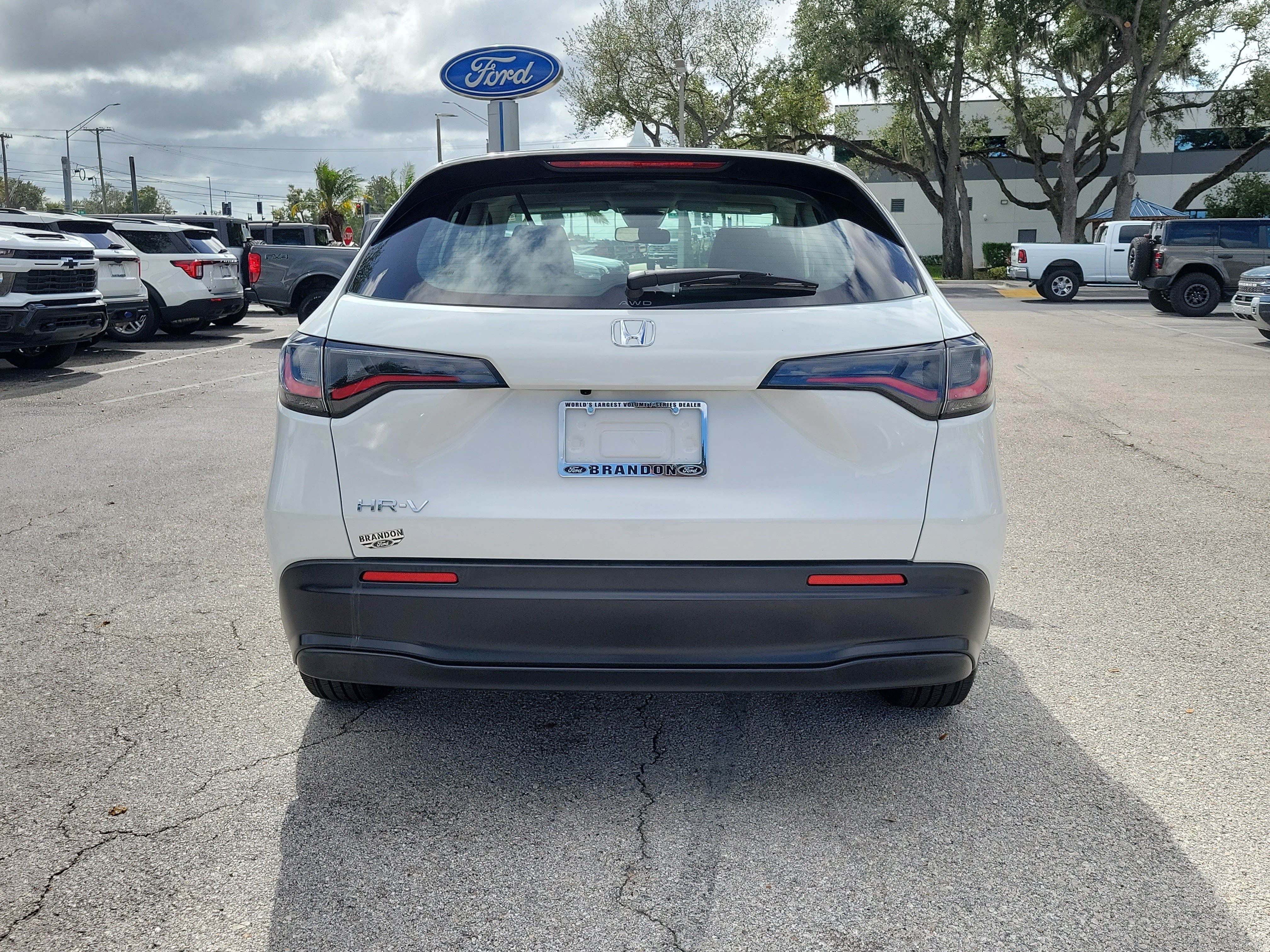 Used 2023 Honda HR-V LX image 8