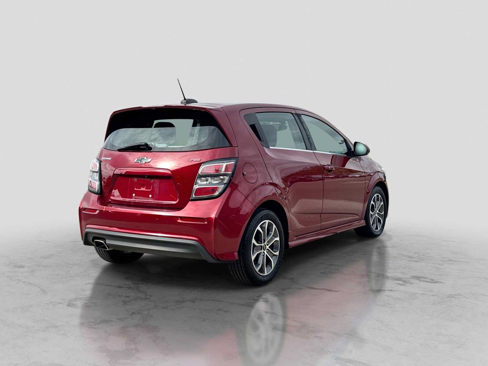 Used 2020 Chevrolet Sonic LT w/ Convenience Package FWD image 6