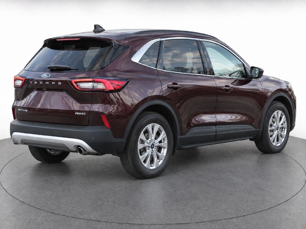 Certified 2023 Ford Escape Active w/ Tech Pack #2 AWD/4WD image 3
