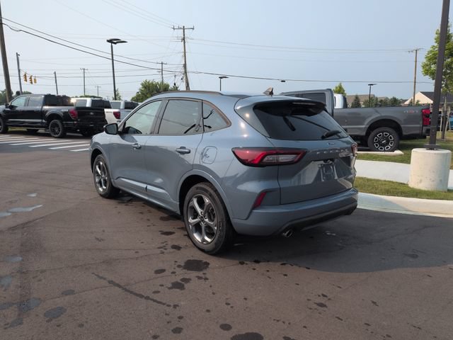 Certified 2024 Ford Escape ST-Line w/ Tech Pack #1 AWD/4WD image 3